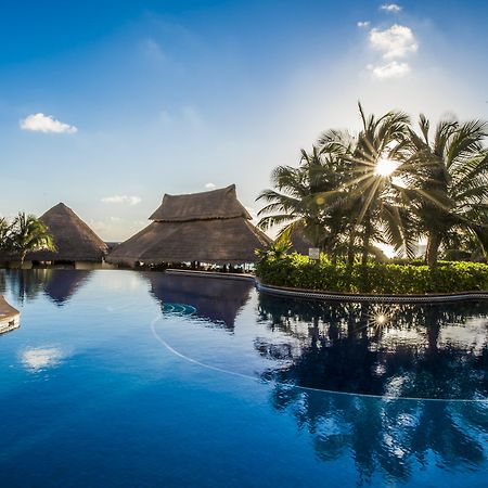 Fiesta Americana Condesa Cancún Exterior foto The resort's main pool